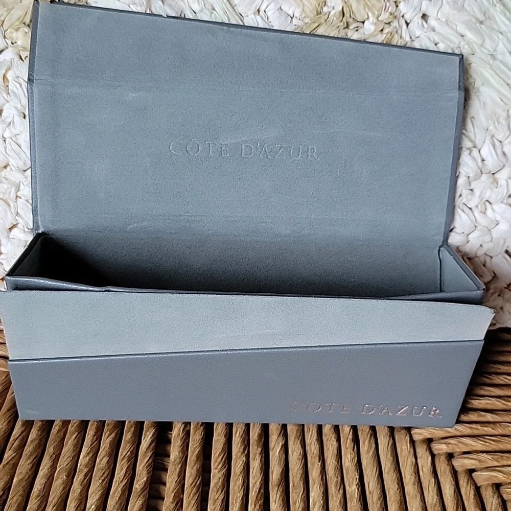 Cote D'Azur Hard shell eyeglasses/sunglass triangular case